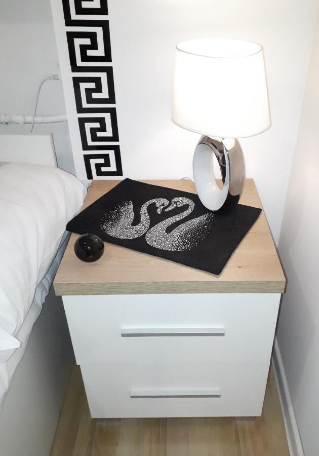 Apartamenty Centrum Panoramiczna Mala Dwojka Swan Labedz Promenada Klimatyzacja Lodowa 키엘체 외부 사진